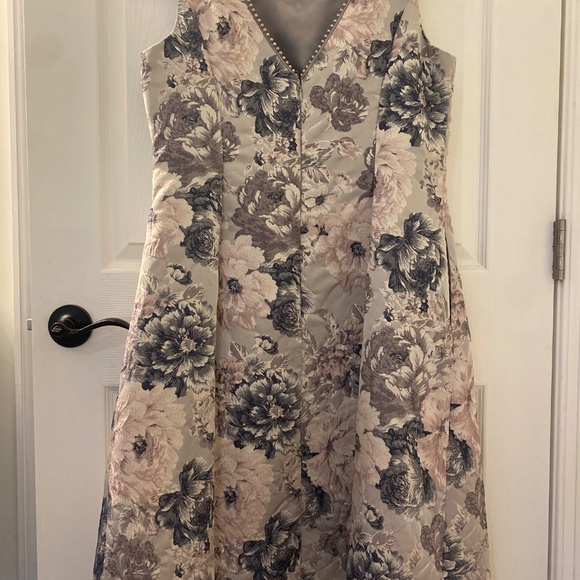 Cocktail Formal dress with pockets - Picture 3 of 4